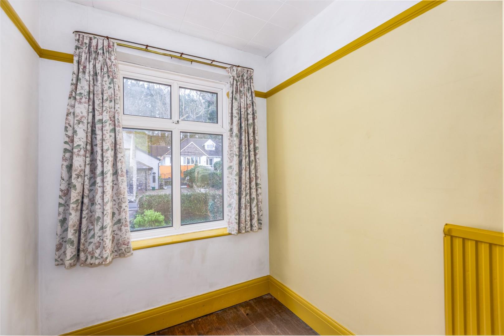 Bishopston Road, Bishopston, Swansea, SA3 3EH